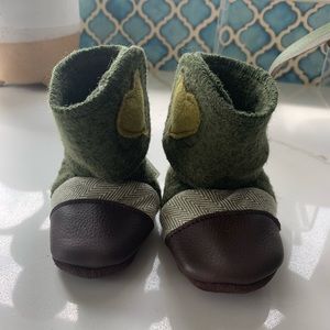 Nooks newborn slippers